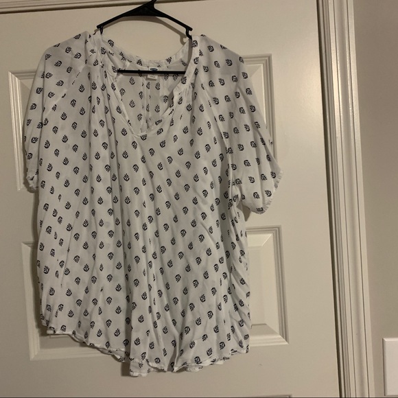Old Navy lightweight top - Picture 1 of 2